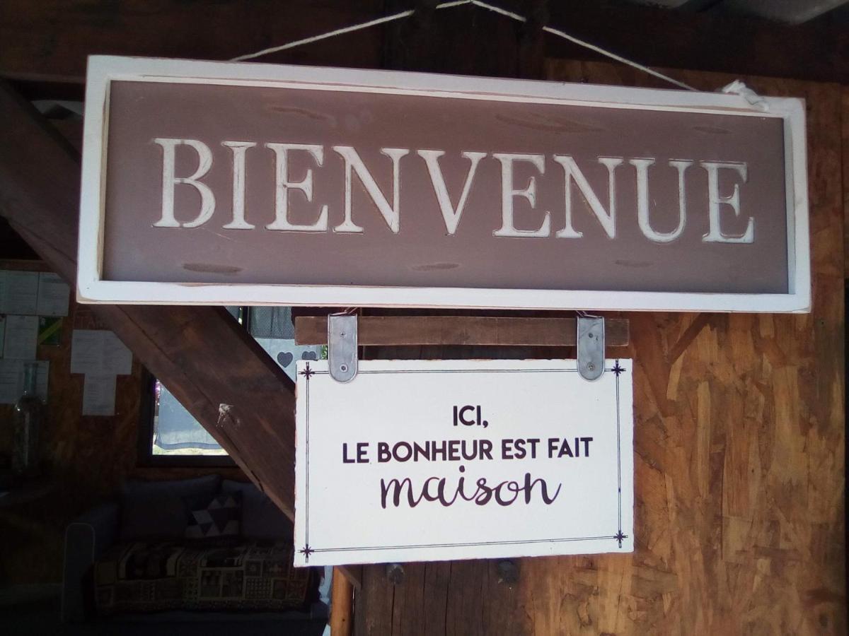" Village Tonneaux De Tirpoil " Montilliers 外观 照片